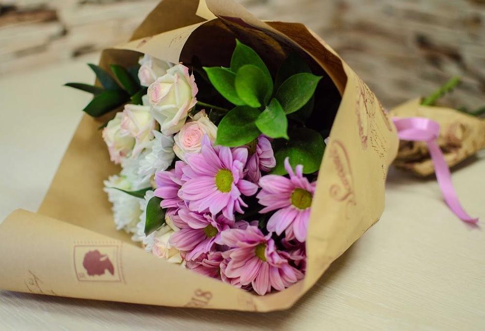 Букет улыбка в Лопатино Букет цветов из: Розы и Хризантемы в Лопатино