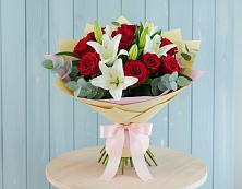 Букет Элегантная гармония в Лопатино Букет цветов из:  Лилии и Розы в Лопатино