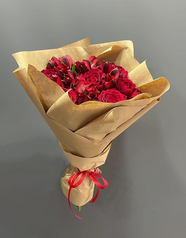 Букет прекрасной женщине в Лопатино Букет цветов из: Альстромерии и Розы в Лопатино