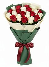 Микс из красных и белых роз в Лопатино Букет Микс из красных и белых роз в Лопатино