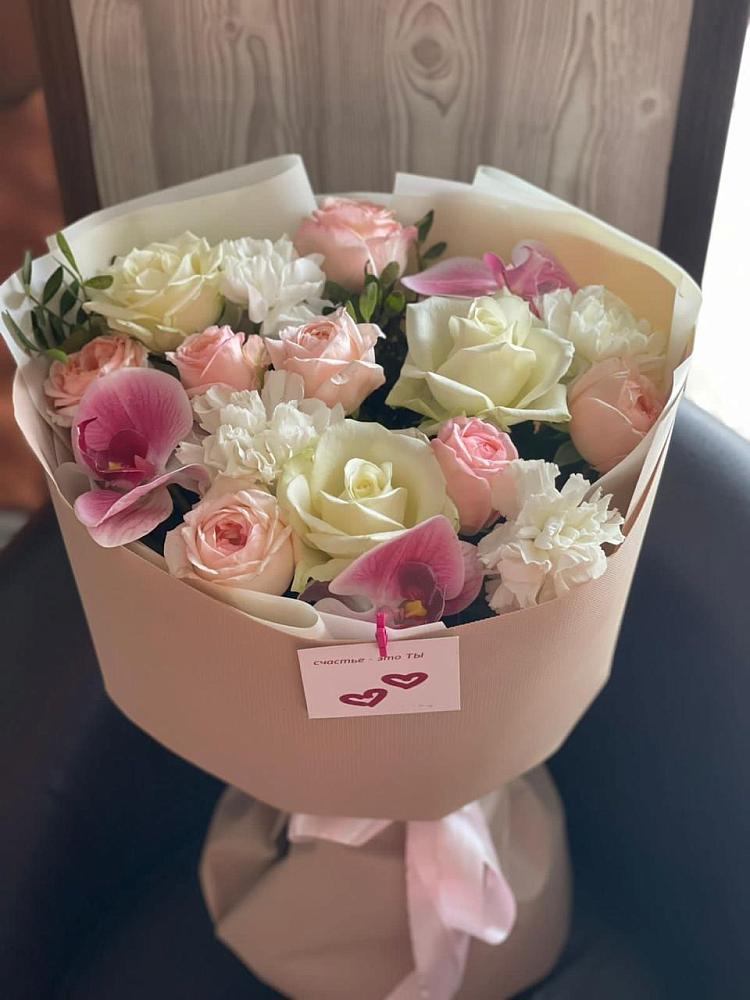 Букет ноктюрн в Лопатино Букет цветов из: Орхидеи, Розы и Гвоздики в Лопатино