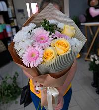 Букет цветов из:  Герберы, Розы и Хризантемы в Лопатино
