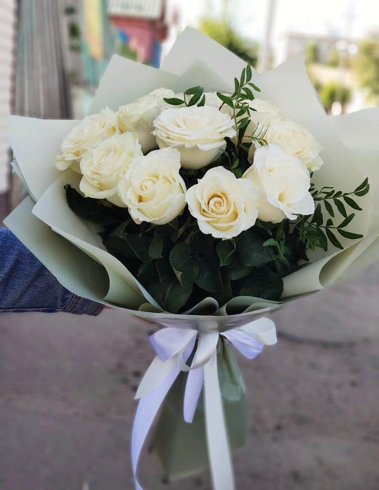 Белые розы Проуд в Лопатино Букет Белые розы Проуд в Лопатино