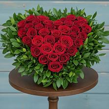 Композиция Сердце в любви в Лопатино Цветочная композиция из Розы в виде сердца в Лопатино