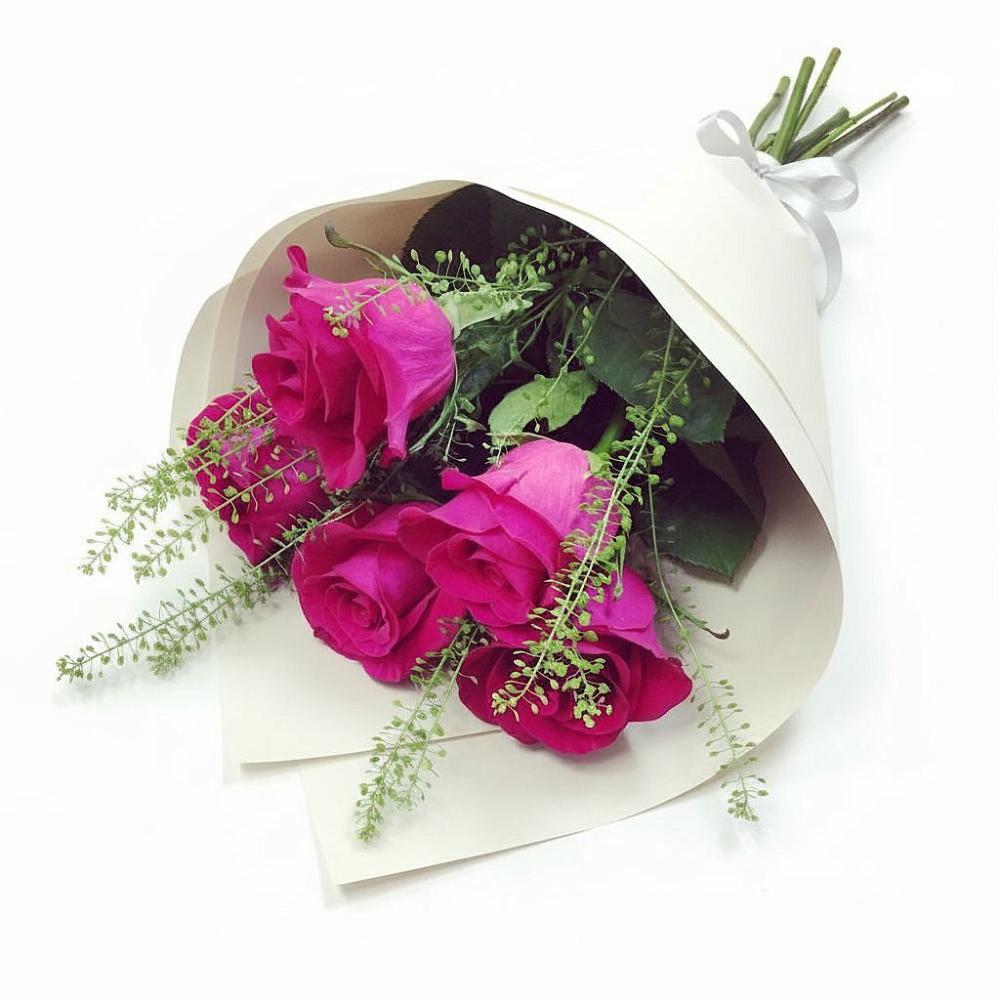 Букет ярко-розовый в Лопатино Букет цветов из: Розы в Лопатино