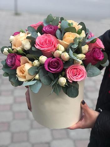 Цветочная композиция из Розы в шляпной коробке в Лопатино