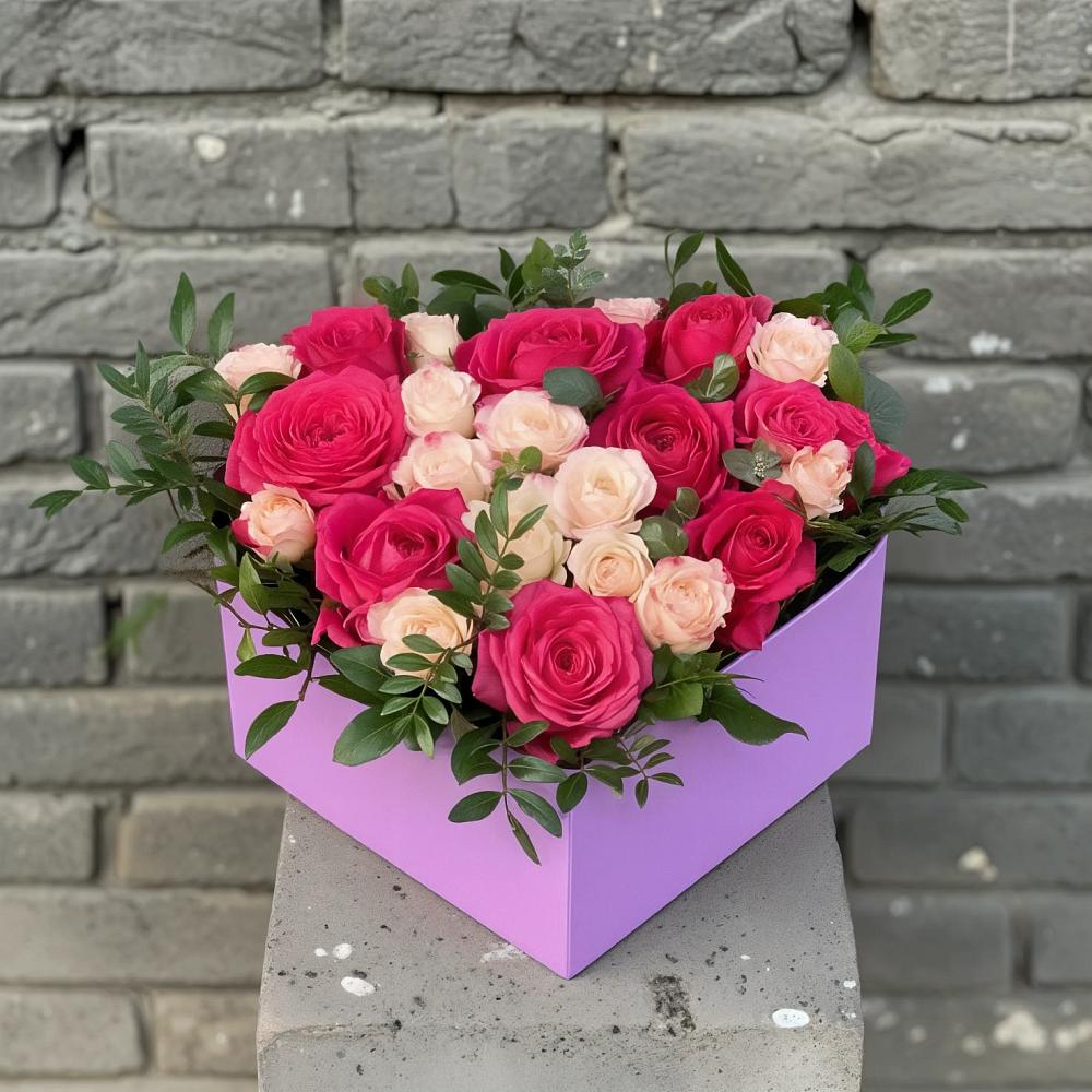 Цветочная композиция из Розы в коробке в Лопатино