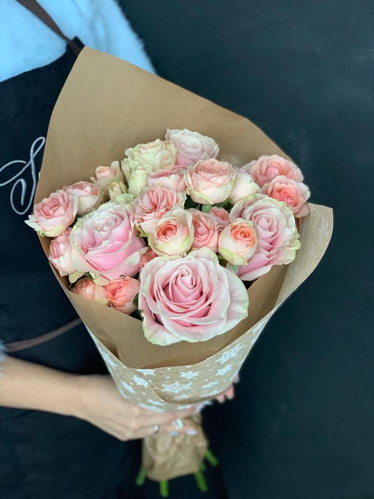 Букет ванильный зефир в Лопатино Букет цветов из: Хризантемы и Розы в Лопатино