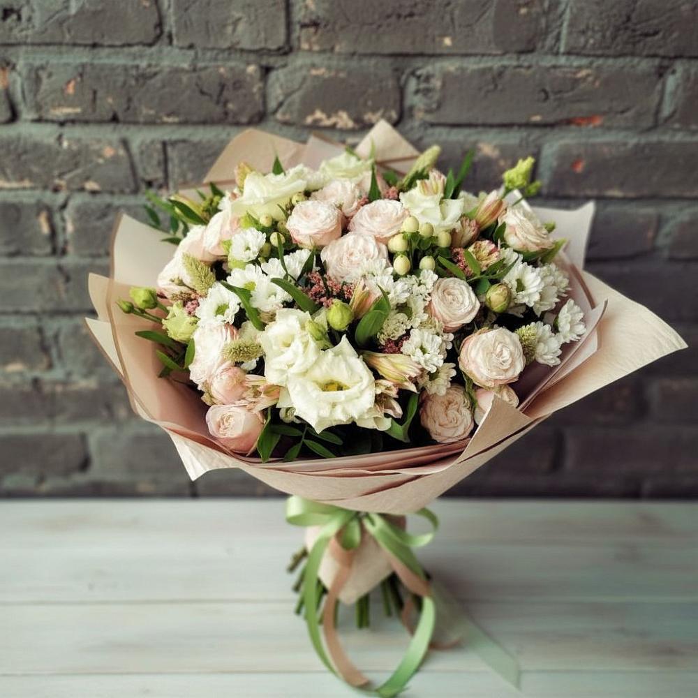 Букет нежное ассорти в Лопатино Букет цветов из: Альстромерии, Розы и Хризантемы в Лопатино