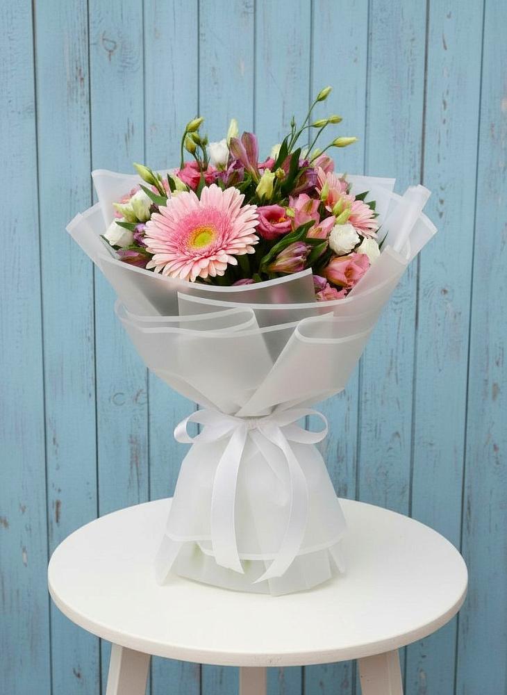 Букет цветов из: Герберы, Альстромерии и Лизиантусы в Лопатино