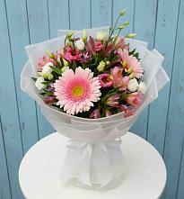 Букет прохладный бриз в Лопатино Букет цветов из:  Герберы, Альстромерии и Лизиантусы в Лопатино