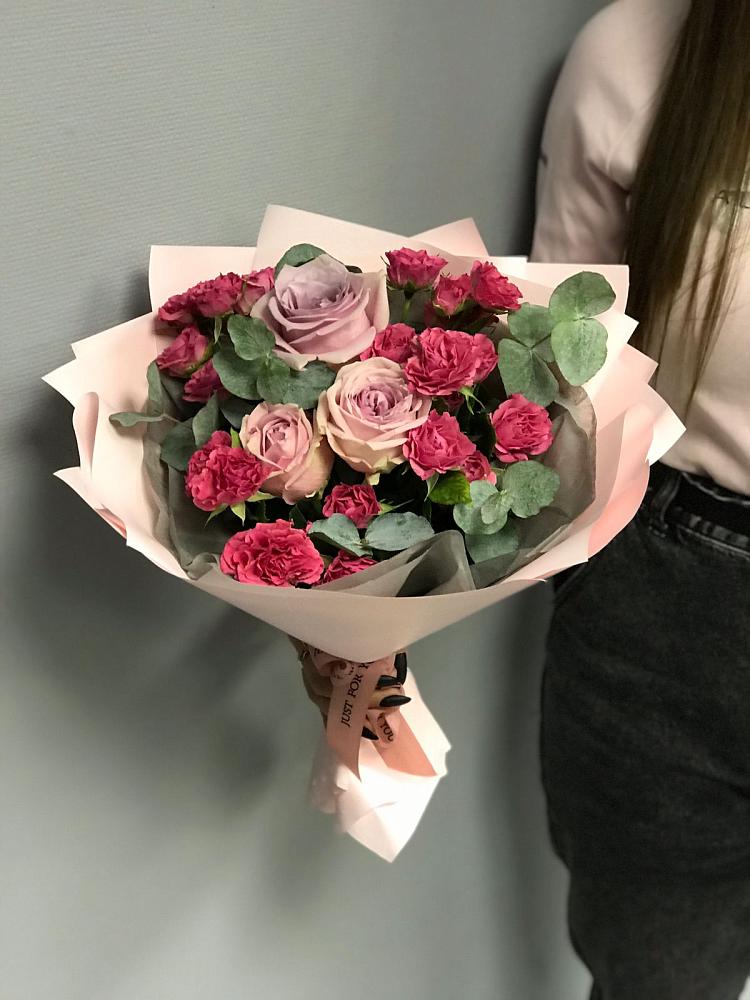 Букет цветов из: Гвоздики и Розы в Лопатино