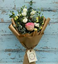 Букет нежный привет в Лопатино Букет цветов из:  Розы и Лизиантусы в Лопатино