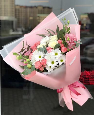 Букет цветов из: Розы, Лизиантусы и Хризантемы в Лопатино